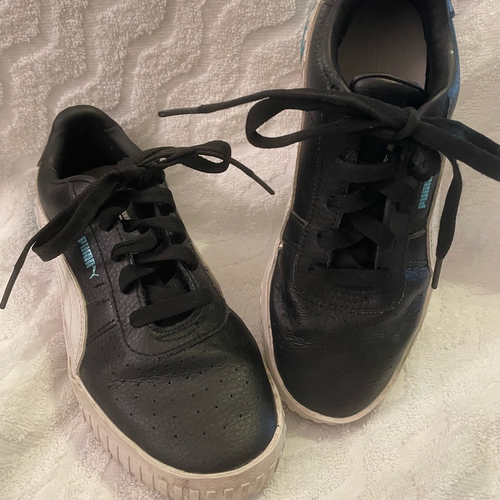 Girls size 2 puma